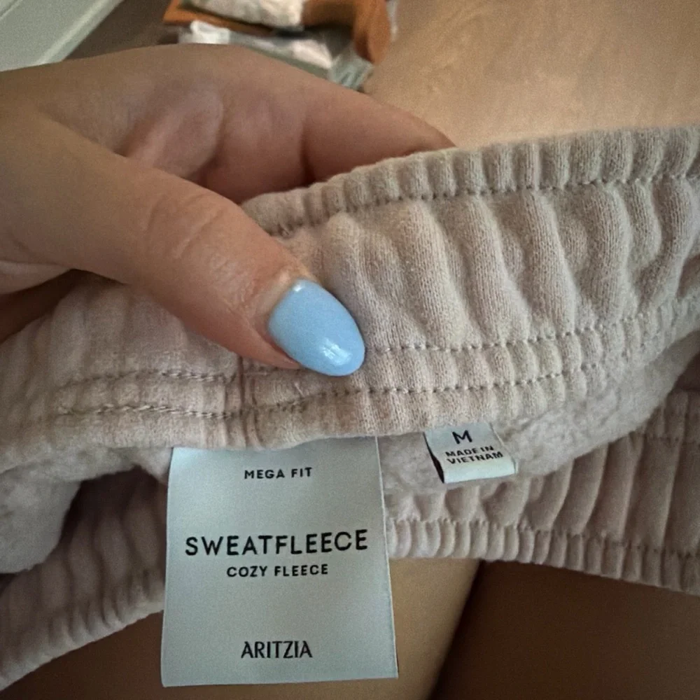 Aritzia baby Pink sweatpants